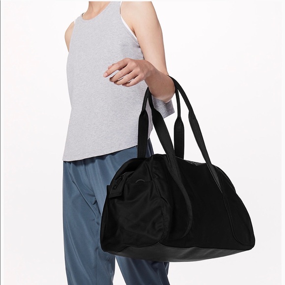 duffle bag lululemon